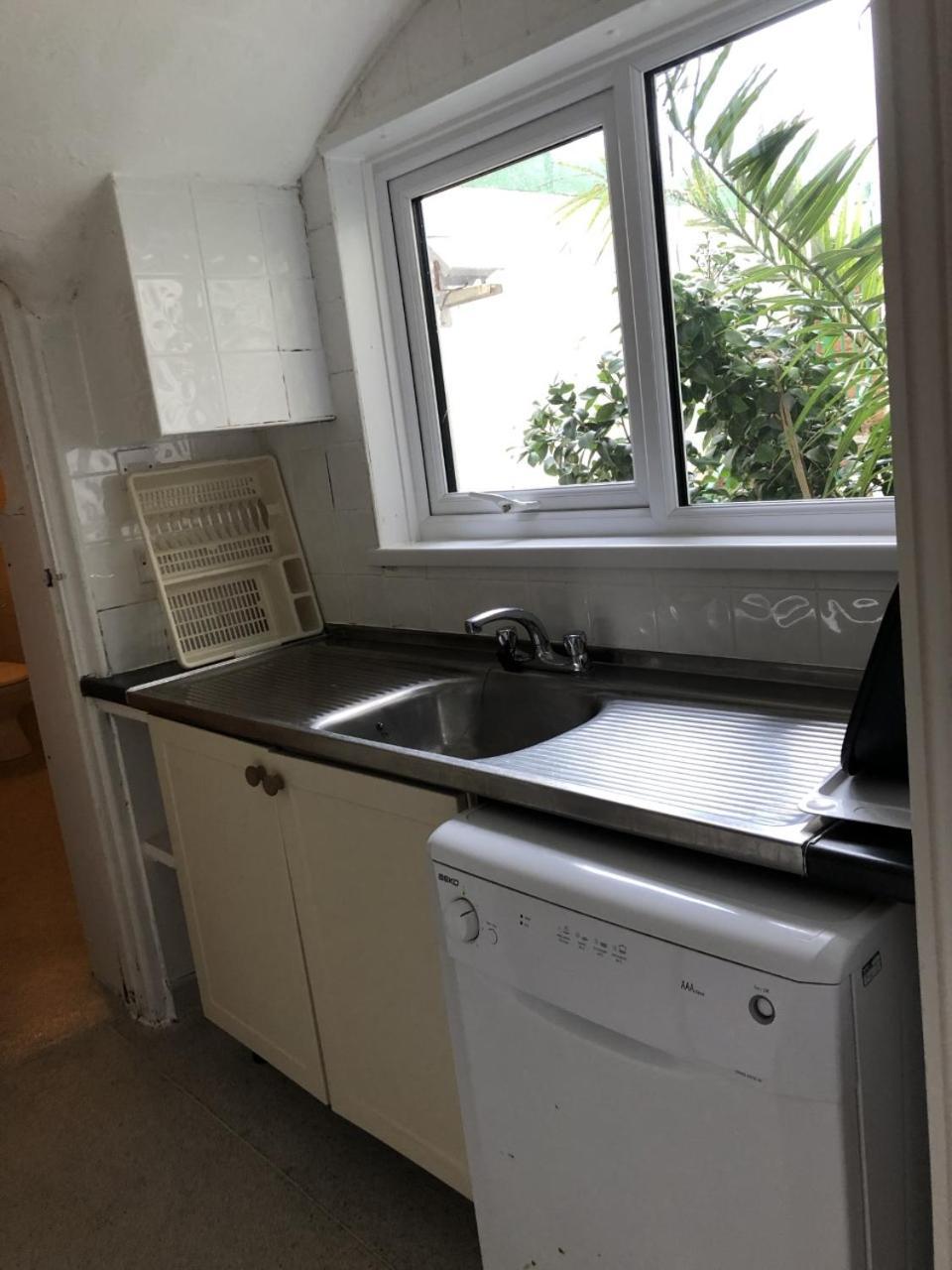 Carnock Apartment Tenby Room photo