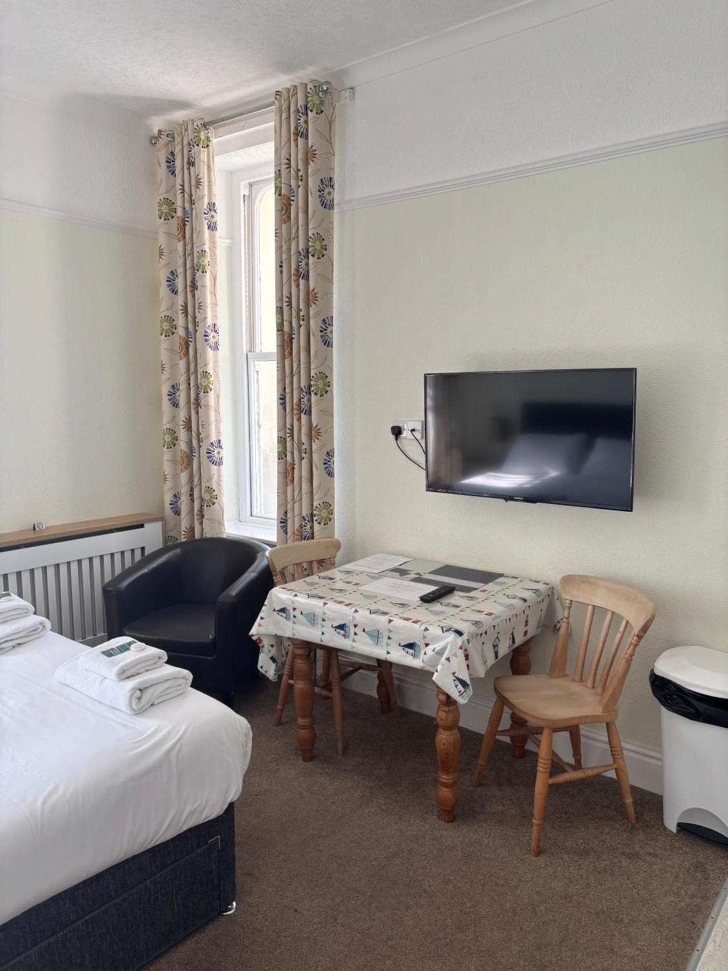 Carnock Apartment Tenby Exterior photo
