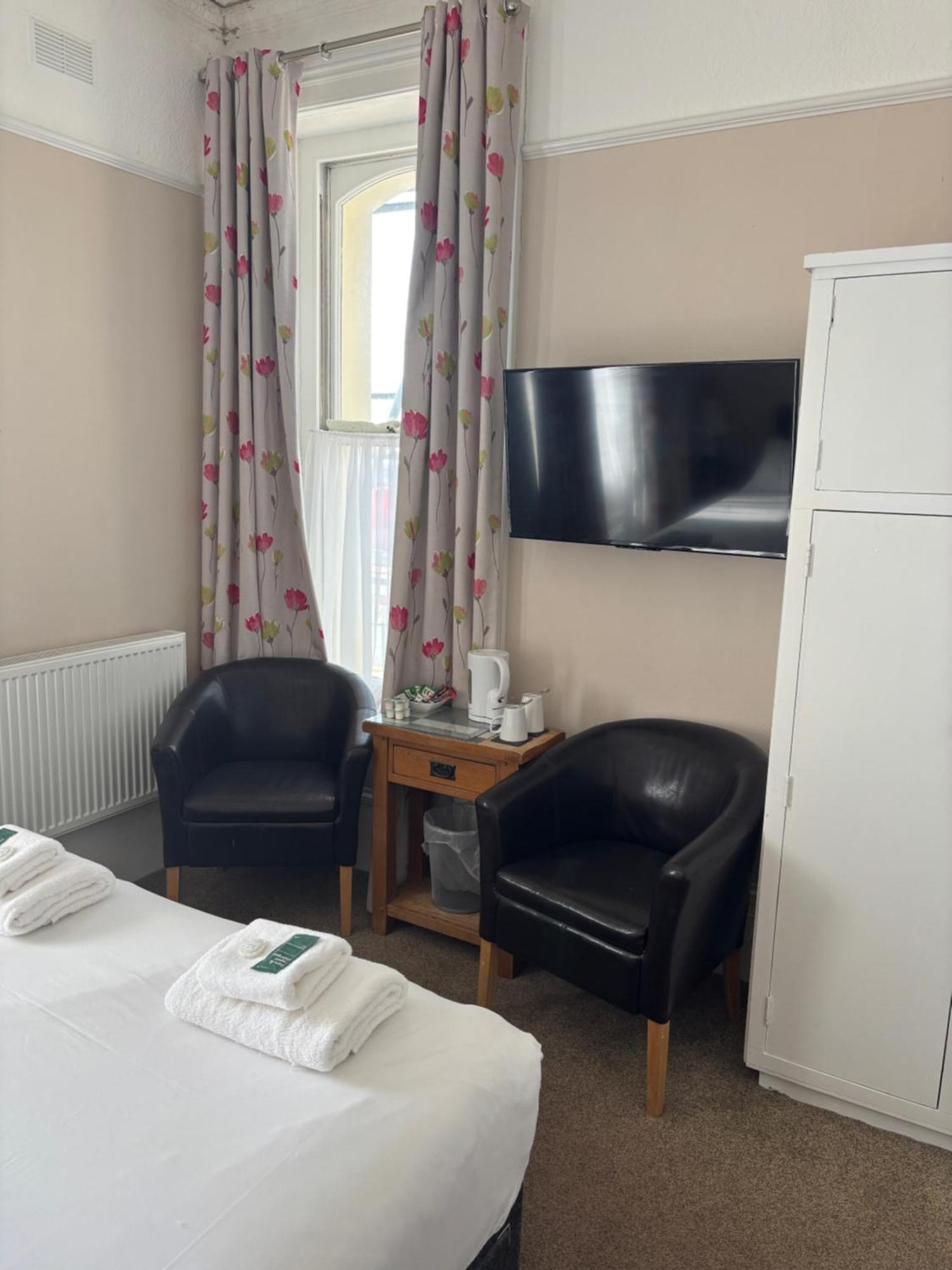 Carnock Apartment Tenby Exterior photo